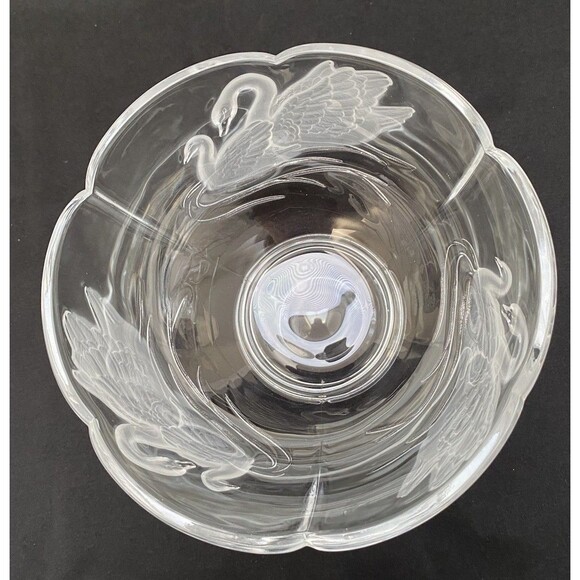 Vintage France 24% Lead Crystal Swan Bowl Embossed Frosted Design Teleflora 6 in - Picture 2 of 5